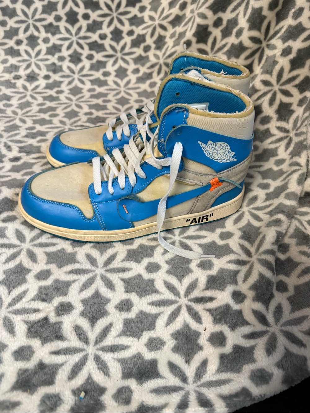Jordan 1 Off White x Air Jordan 1 retro High “UNC”